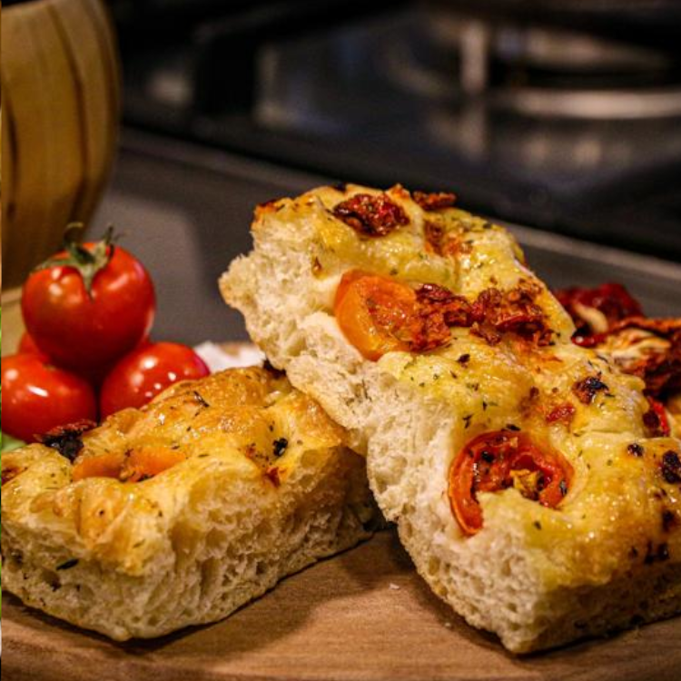 🍅 Focaccia con tomate cherry, orégano, sal de mar ( 660gr Aprox) - Imagen 5