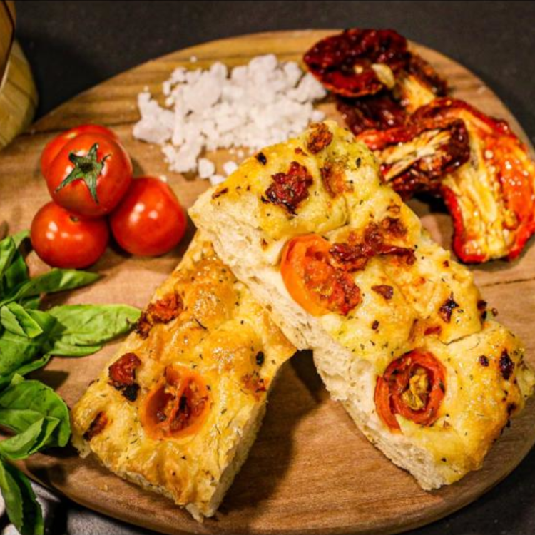 🍅 Focaccia con tomate cherry, orégano, sal de mar ( 660gr Aprox) - Imagen 4